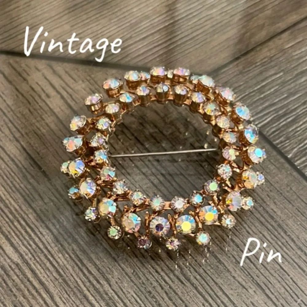 Vintage Aurora Borealis Iridescent Rhinestone Circle Brooch Gold-tone & Crystal